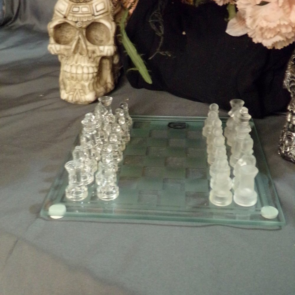 Beautiful Mini Glass Chess Set - Picture 2 of 5
